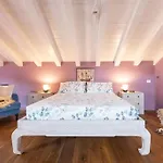 Isola Bella Apartments - Via Villa 28